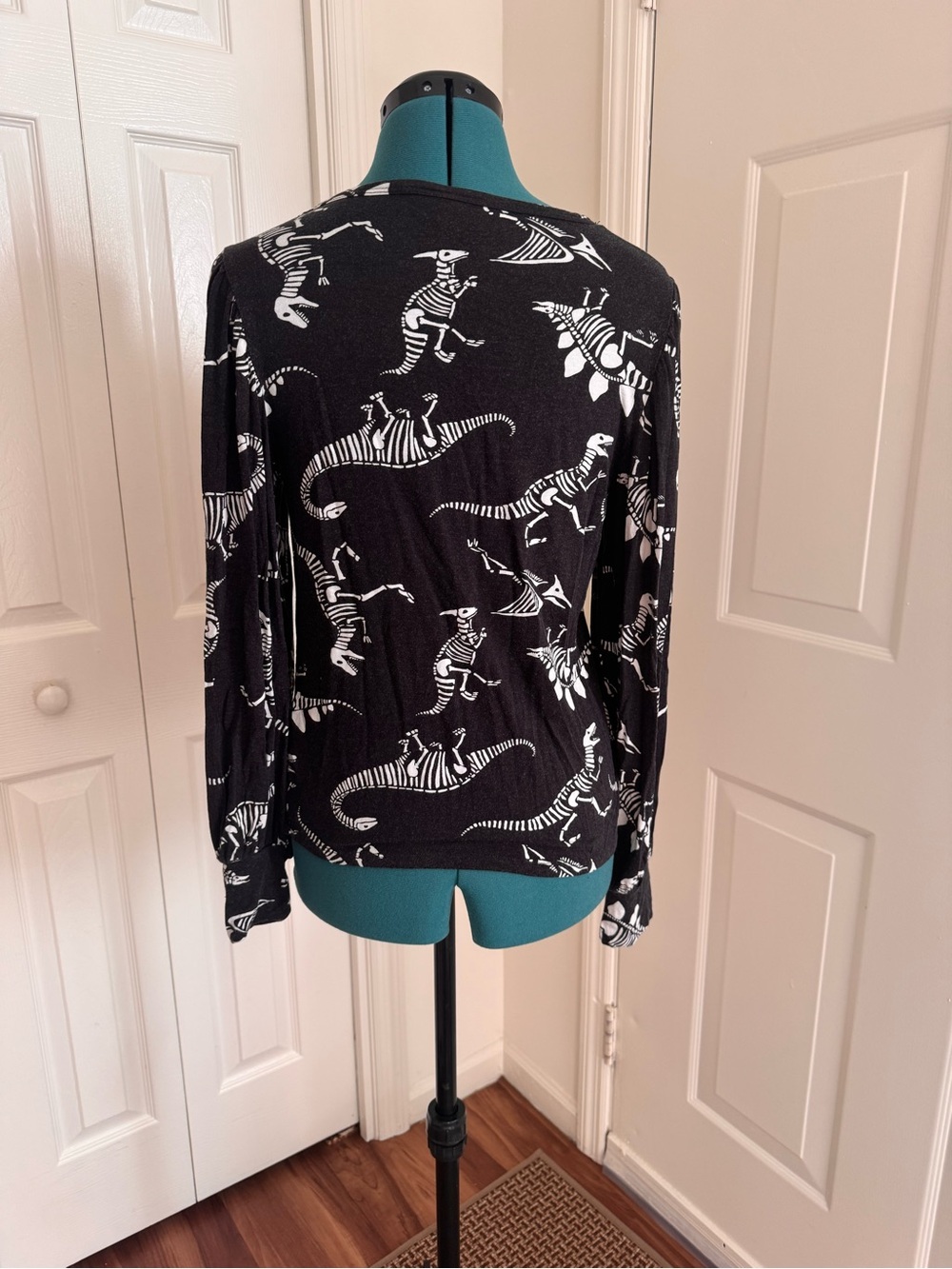 Black Dinosaur Skeleton Print Long Sleeve Top - Picture 4 of 6